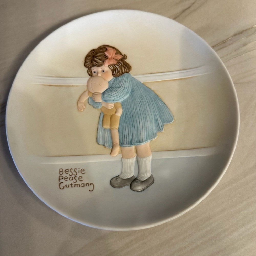 Love is Blind by Bessie Pease Gutmann 3D Vintage Collectors Plate 555